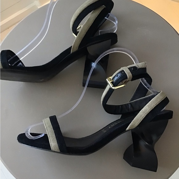NIB Opening Ceremony Elzpeth Swirl Heel Sandals - Picture 8 of 13